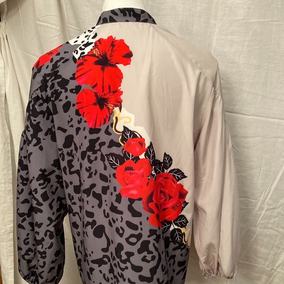 LAST CHANCE! Sheilay Floral Blouse - Picture 2 of 4